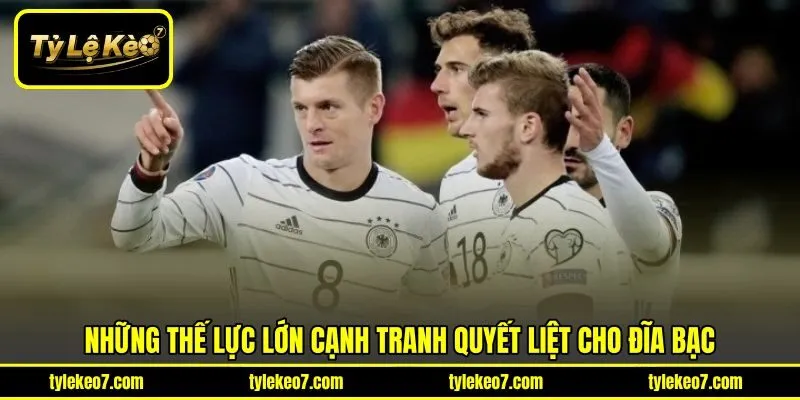 Những thế lực lớn cạnh tranh quyết liệt cho đĩa bạc